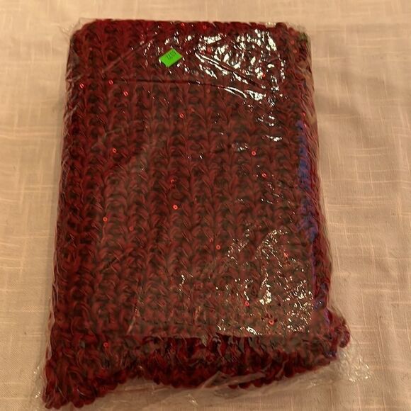 NWOT infinity scarf w/ sparkly sequins on 1 side & multi colored on the other - Picture 11 of 11